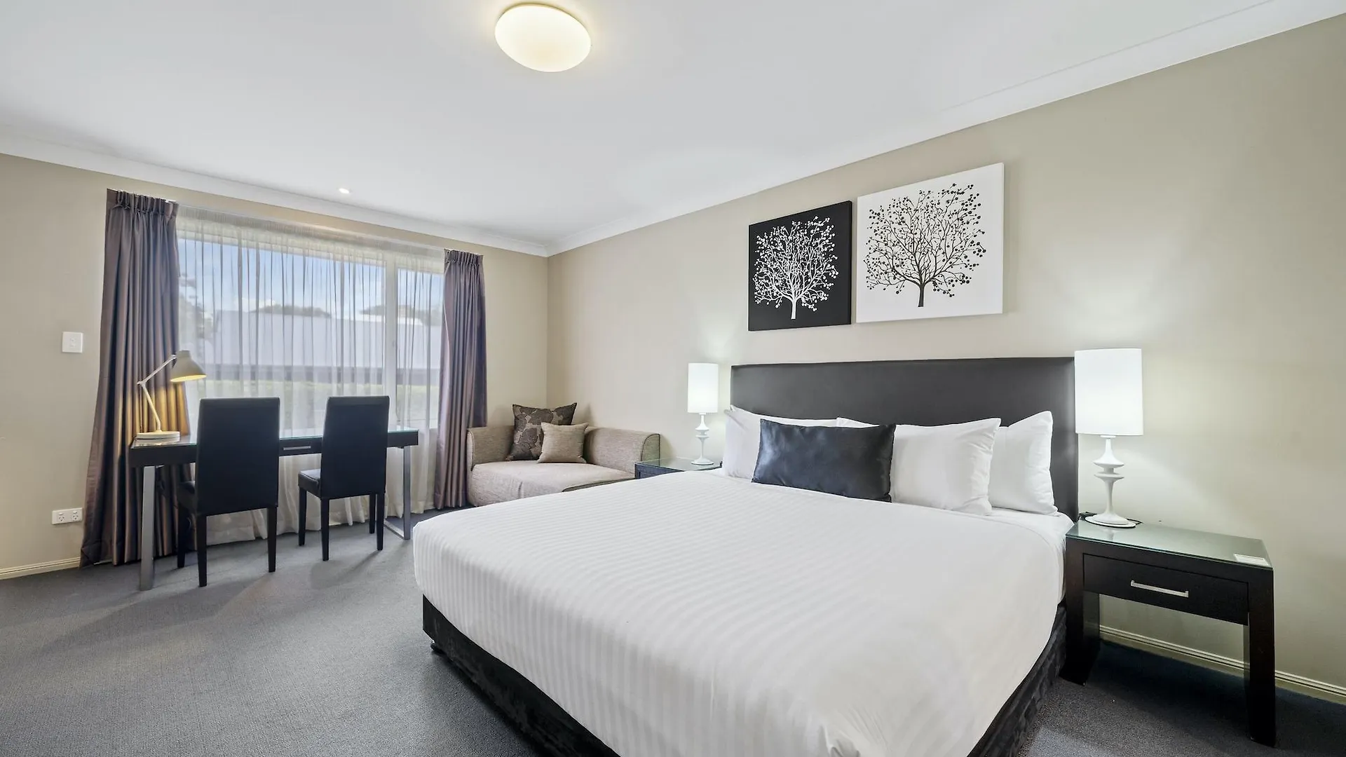 Ambassador On Ruthven Motel Toowoomba 4*,