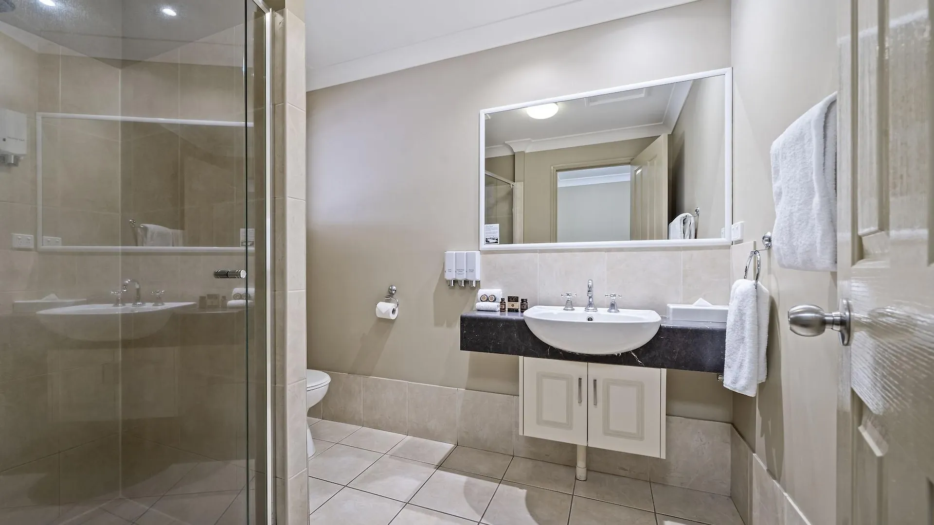 Ambassador On Ruthven Motel Toowoomba