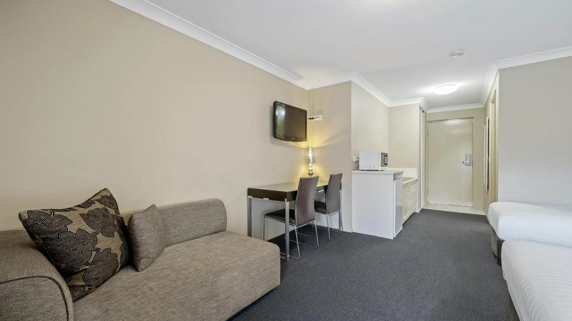 Ambassador On Ruthven Motel Toowoomba 4*,